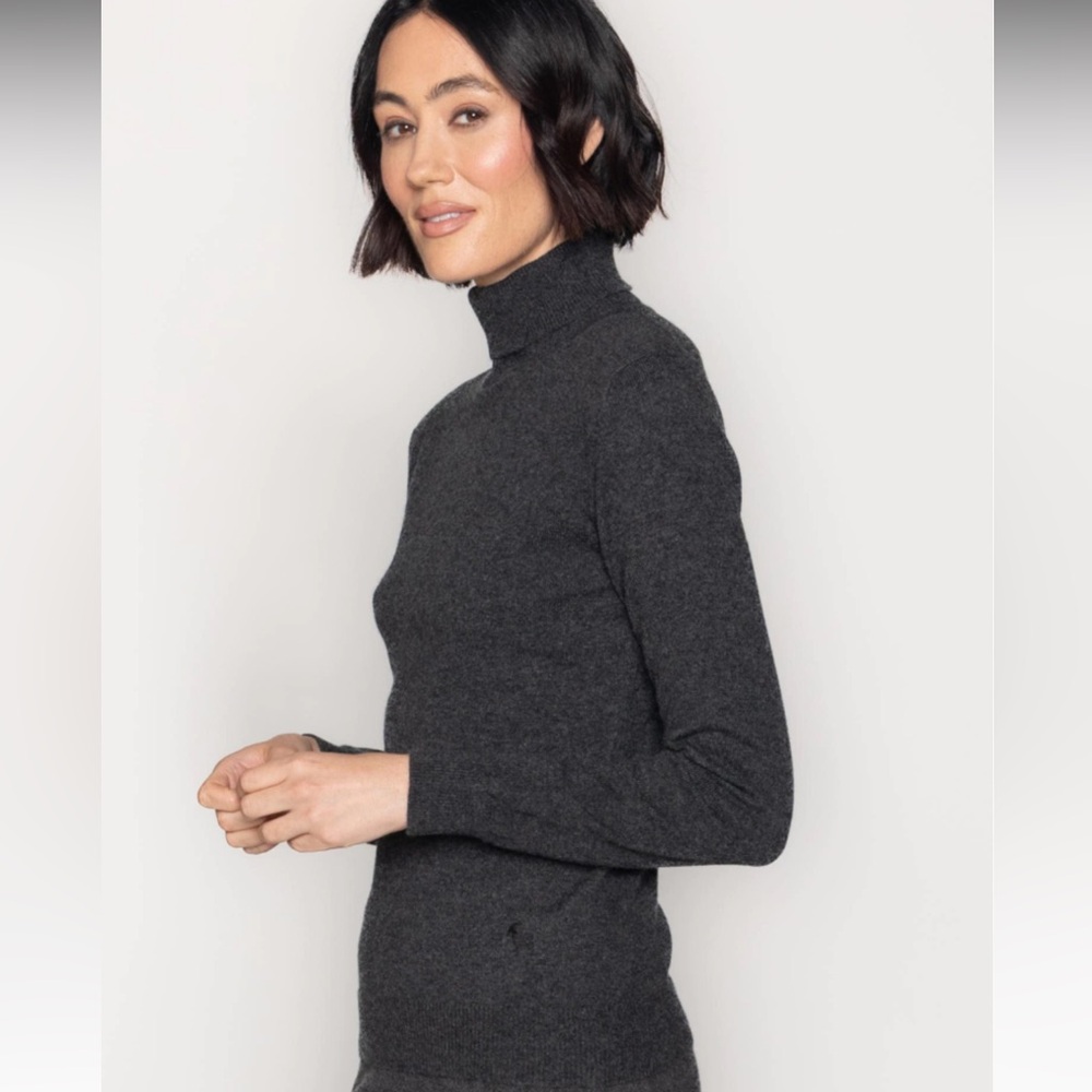 Black Goat Classic Kohl Turtleneck Size M - Picture 3 of 11